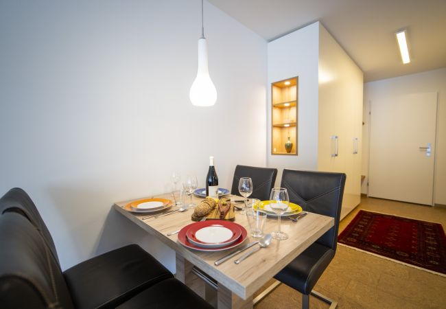 Studio in Scuol - CHASA TULAI F83: WUNDERSCHÖN RENOVIERTES STUDIO IM FERIENPARK TULAI F83 Studio in Scuol - CHASA TULAI F83: WUNDERSCHÖN RENOVIERTES STUDIO IM FERIENPARK TULAI F83