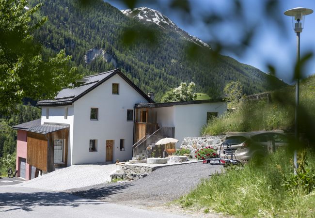Studio in Ardez - STUDIO NUNA: RENOVIERTE 1-ZIMMER-WOHNUNG IN DER EHEMALIGEN MÜHLE DES BERGDORFES ARDEZ Studio in Ardez - STUDIO NUNA: RENOVIERTE 1-ZIMMER-WOHNUNG IN DER EHEMALIGEN MÜHLE DES BERGDORFES ARDEZ