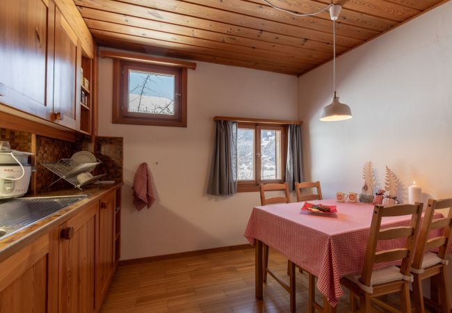 Studio in Scuol - CHASA CURASCH: GEMÜTLICHE, MODERN EINGERICHTETE, 1.5-ZIMMER FERIENWOHNUNG