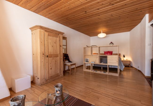 Studio in Scuol - CHASA CURASCH: GEMÜTLICHE, MODERN EINGERICHTETE, 1.5-ZIMMER FERIENWOHNUNG Studio in Scuol - CHASA CURASCH: GEMÜTLICHE, MODERN EINGERICHTETE, 1.5-ZIMMER FERIENWOHNUNG