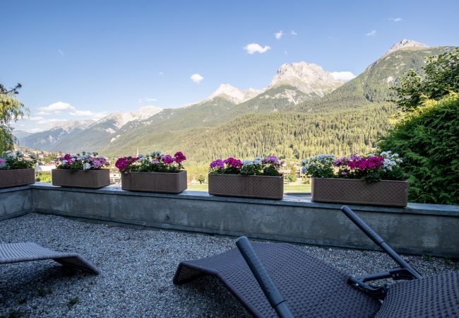 Studio in Scuol - CHASA BUORCHA: RENOVIERTE, AUSSERGEWÖHNLICHE 1 ½-ZIMMER-DACHWOHNUNG MIT GROSSEM PANORAMA-BALKON