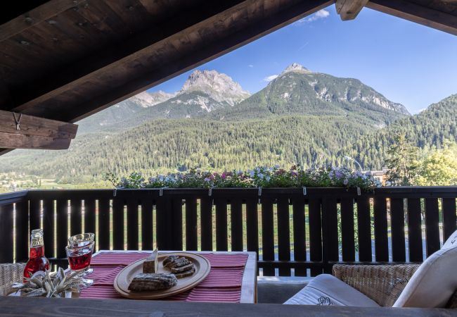 Studio in Scuol - Chasa Buorcha: Renovierte, aussergewöhnliche 1.5-Zimmer-Dachwohnung mit grossem Panorama-Balkon Studio in Scuol - Chasa Buorcha: Renovierte, aussergewöhnliche 1.5-Zimmer-Dachwohnung mit grossem Panorama-Balkon