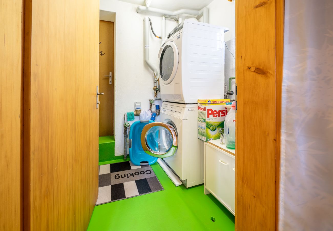 Ferienwohnung in Sent - CHASA PRADÉ 222A: GEMÜTLICHE 2 ZIMMER FERIENWOHNUNG MIT WINTERGARTEN & AUSBLICK