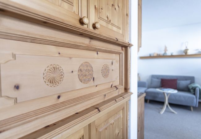 Ferienwohnung in Vulpera - Chasa Grusaida: Charmante, gemütliche 2-Zimmerwohnung mit Balkon Nähe Golfplatz Ferienwohnung in Vulpera - Chasa Grusaida: Charmante, gemütliche 2-Zimmerwohnung mit Balkon Nähe Golfplatz