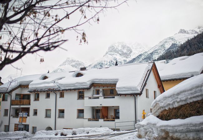 Ferienwohnung in Vulpera - Chasa Grusaida: Charmante, gemütliche 2-Zimmerwohnung mit Balkon Nähe Golfplatz Ferienwohnung in Vulpera - Chasa Grusaida: Charmante, gemütliche 2-Zimmerwohnung mit Balkon Nähe Golfplatz