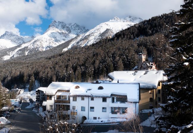 Ferienwohnung in Vulpera - Chasa Grusaida: Charmante, gemütliche 2-Zimmerwohnung mit Balkon Nähe Golfplatz Ferienwohnung in Vulpera - Chasa Grusaida: Charmante, gemütliche 2-Zimmerwohnung mit Balkon Nähe Golfplatz