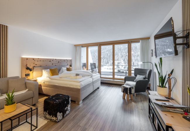 Studio in Scuol - CHASA TULAI F114: GROSSZÜGIG RENOVIERTES ALPENCHIC-STUDIO IM FERIENPARK TULAI F114 Studio in Scuol - CHASA TULAI F114: GROSSZÜGIG RENOVIERTES ALPENCHIC-STUDIO IM FERIENPARK TULAI F114