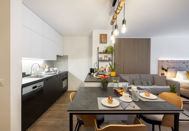 Studio in Scuol - CHASA TULAI F114: GROSSZÜGIG RENOVIERTES ALPENCHIC-STUDIO IM FERIENPARK TULAI F114 Studio in Scuol - CHASA TULAI F114: GROSSZÜGIG RENOVIERTES ALPENCHIC-STUDIO IM FERIENPARK TULAI F114