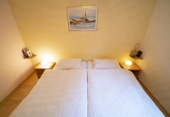 Ferienwohnung in Ardez - Chasa Trais Fluors: Gemütliche 2.5-Zimmerwohnung in Ardez Ferienwohnung in Ardez - Chasa Trais Fluors: Gemütliche 2.5-Zimmerwohnung in Ardez