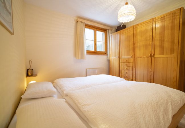 Ferienwohnung in Ardez - Chasa Trais Fluors: Gemütliche 2.5-Zimmerwohnung in Ardez Ferienwohnung in Ardez - Chasa Trais Fluors: Gemütliche 2.5-Zimmerwohnung in Ardez