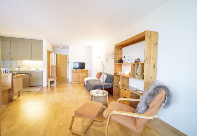 Ferienwohnung in Ardez - Chasa Trais Fluors: Gemütliche 2.5-Zimmerwohnung in Ardez Ferienwohnung in Ardez - Chasa Trais Fluors: Gemütliche 2.5-Zimmerwohnung in Ardez