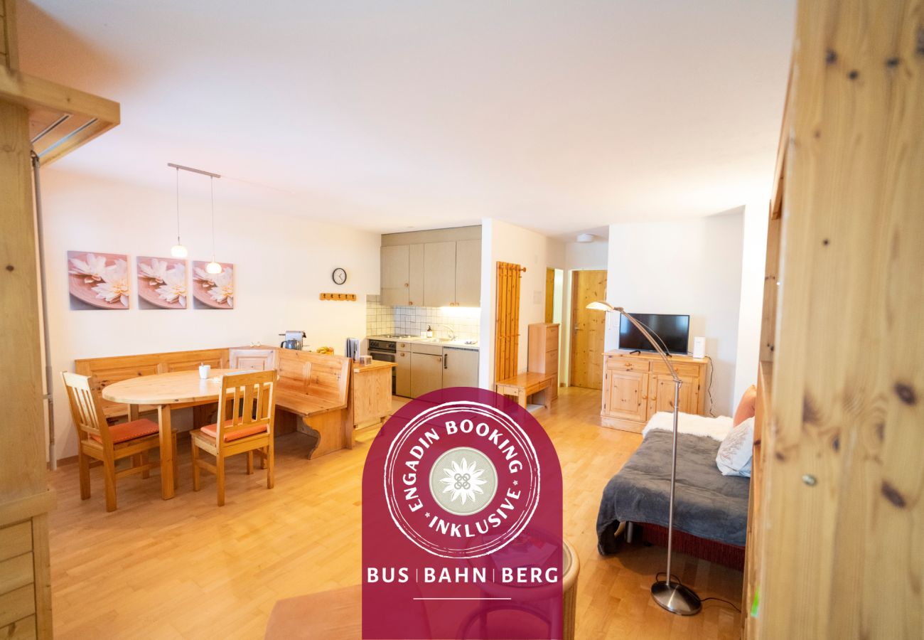 Ferienwohnung in Ardez - Chasa Trais Fluors: Gemütliche 2.5-Zimmerwohnung in Ardez