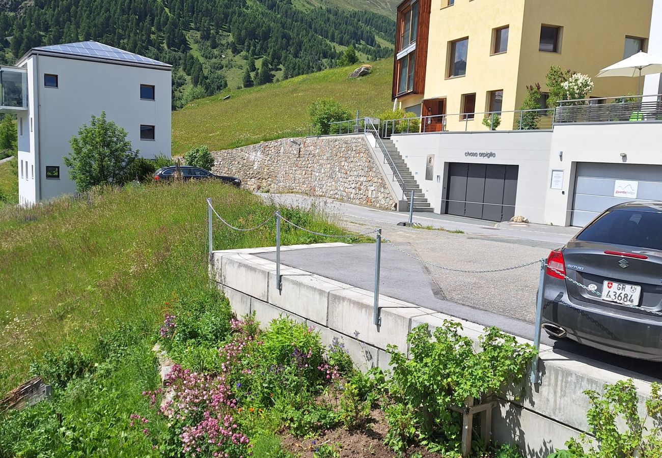Ferienwohnung in Guarda - Chasa sur Chafarrer: Liebenswerte 2.5-Dachwohnung in Guarda. 