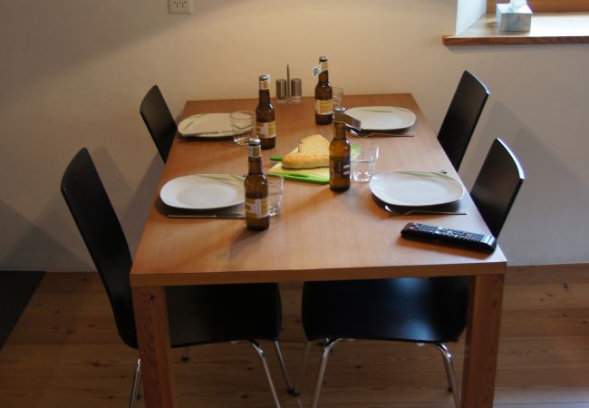 Ferienwohnung in Ardez - Pro La Tour Pitschna: Moderne 2.5-Zimmerwohnung in Ardez am historischen Wohnturm aus dem 13. Jhd. Ferienwohnung in Ardez - Pro La Tour Pitschna: Moderne 2.5-Zimmerwohnung in Ardez am historischen Wohnturm aus dem 13. Jhd.