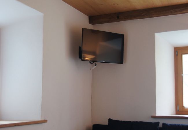 Ferienwohnung in Ardez - Pro La Tour Pitschna: Moderne 2.5-Zimmerwohnung in Ardez am historischen Wohnturm aus dem 13. Jhd. Ferienwohnung in Ardez - Pro La Tour Pitschna: Moderne 2.5-Zimmerwohnung in Ardez am historischen Wohnturm aus dem 13. Jhd.