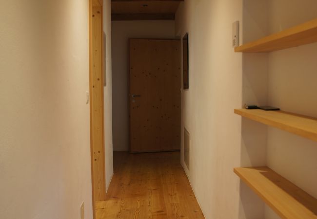 Ferienwohnung in Ardez - Pro La Tour Pitschna: Moderne 2.5-Zimmerwohnung in Ardez am historischen Wohnturm aus dem 13. Jhd. Ferienwohnung in Ardez - Pro La Tour Pitschna: Moderne 2.5-Zimmerwohnung in Ardez am historischen Wohnturm aus dem 13. Jhd.
