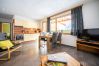 Ferienwohnung in Scuol - Chasa Sotcha Dadora: Heimelige und liebevoll eingerichtete 2,5 Zimmer Ferienwohnung mit grosser Terrasse Ferienwohnung in Scuol - Chasa Sotcha Dadora: Heimelige und liebevoll eingerichtete 2,5 Zimmer Ferienwohnung mit grosser Terrasse