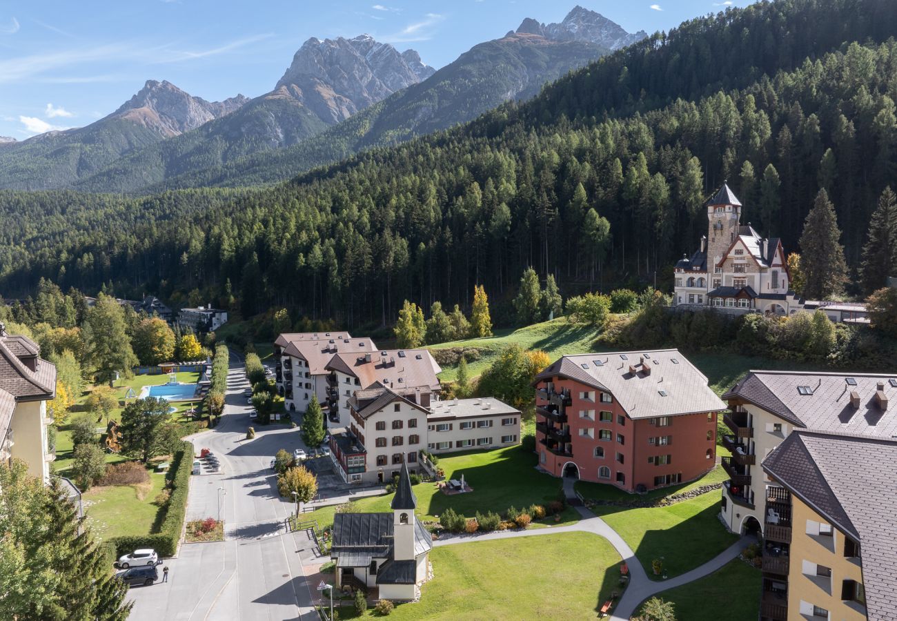 Ferienwohnung in Vulpera - Chasa La Plavna: Charmante 2.5 Zimmerwohnung mit grossem Balkon Nähe Golfplatz
