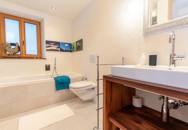 Ferienwohnung in Scuol - Chasa Punt 43: Romantisches Hideaway im historischen Dorfkern von Scuol Ferienwohnung in Scuol - Chasa Punt 43: Romantisches Hideaway im historischen Dorfkern von Scuol