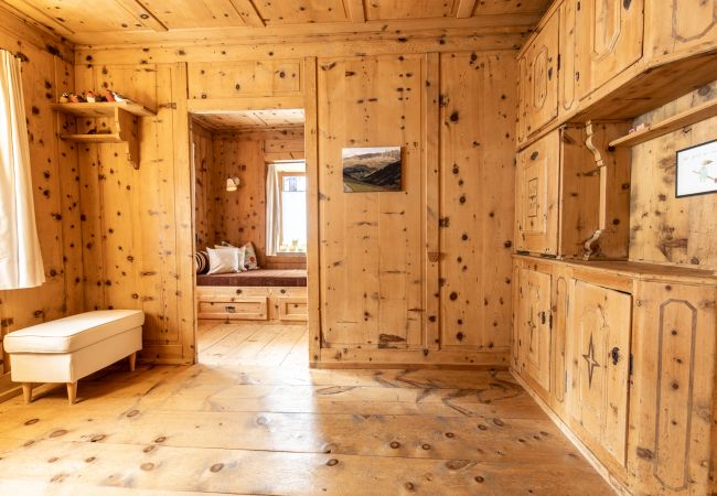 Ferienwohnung in Scuol - Chasa Punt 43: Romantisches Hideaway im historischen Dorfkern von Scuol Ferienwohnung in Scuol - Chasa Punt 43: Romantisches Hideaway im historischen Dorfkern von Scuol