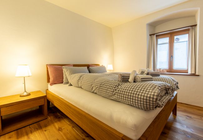 Ferienwohnung in Scuol - Chasa Punt 43: Romantisches Hideaway im historischen Dorfkern von Scuol Ferienwohnung in Scuol - Chasa Punt 43: Romantisches Hideaway im historischen Dorfkern von Scuol