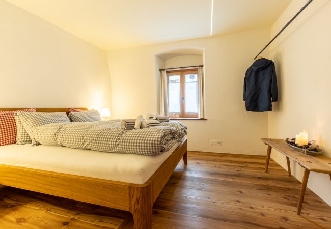Ferienwohnung in Scuol - Chasa Punt 43: Romantisches Hideaway im historischen Dorfkern von Scuol Ferienwohnung in Scuol - Chasa Punt 43: Romantisches Hideaway im historischen Dorfkern von Scuol