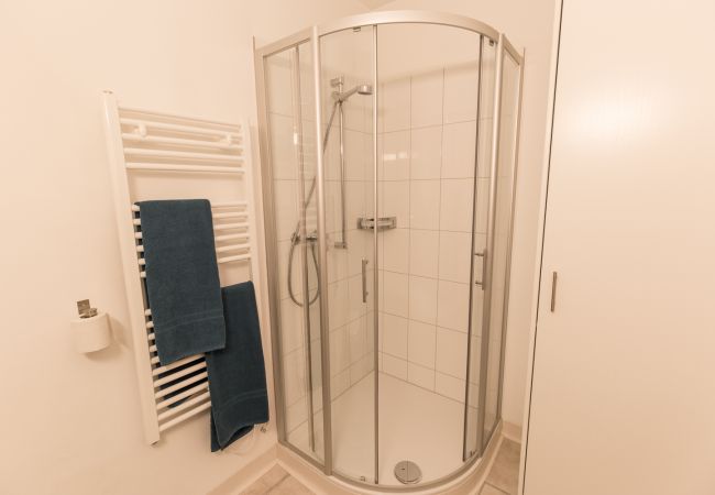 Ferienwohnung in Scuol - Chasa Silvretta: Neu eingerichtete, gut gelegene 2,5 Zimmer Ferienwohnung Ferienwohnung in Scuol - Chasa Silvretta: Neu eingerichtete, gut gelegene 2,5 Zimmer Ferienwohnung