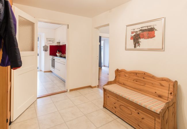 Ferienwohnung in Scuol - Chasa Silvretta: Neu eingerichtete, gut gelegene 2,5 Zimmer Ferienwohnung Ferienwohnung in Scuol - Chasa Silvretta: Neu eingerichtete, gut gelegene 2,5 Zimmer Ferienwohnung