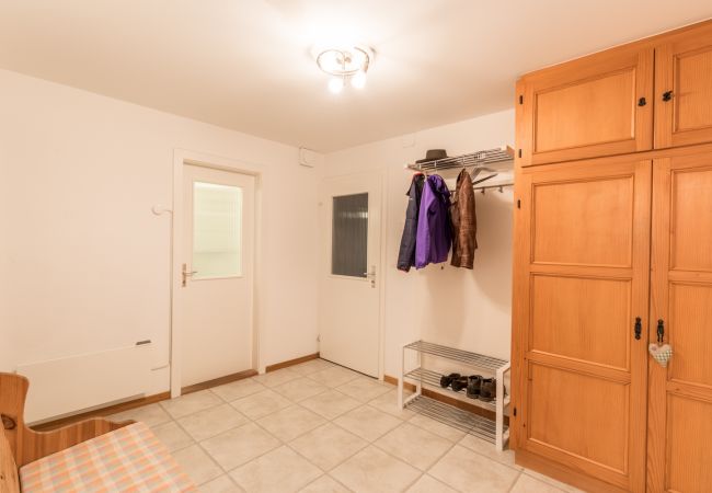 Ferienwohnung in Scuol - Chasa Silvretta: Neu eingerichtete, gut gelegene 2,5 Zimmer Ferienwohnung Ferienwohnung in Scuol - Chasa Silvretta: Neu eingerichtete, gut gelegene 2,5 Zimmer Ferienwohnung