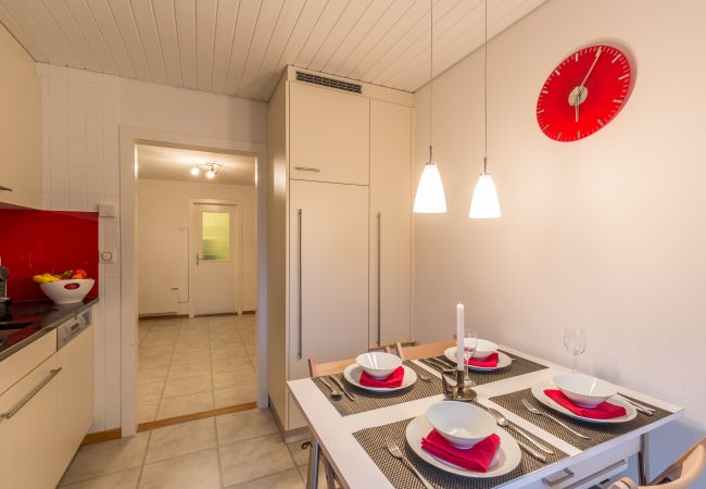 Ferienwohnung in Scuol - Chasa Silvretta: Neu eingerichtete, gut gelegene 2,5 Zimmer Ferienwohnung Ferienwohnung in Scuol - Chasa Silvretta: Neu eingerichtete, gut gelegene 2,5 Zimmer Ferienwohnung