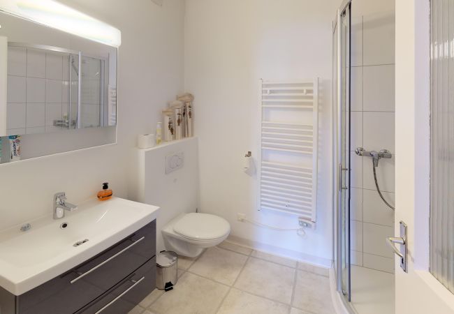 Ferienwohnung in Scuol - Chasa Silvretta: Neu eingerichtete, gut gelegene 2,5 Zimmer Ferienwohnung Ferienwohnung in Scuol - Chasa Silvretta: Neu eingerichtete, gut gelegene 2,5 Zimmer Ferienwohnung