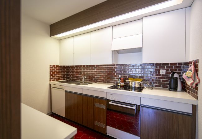 Ferienwohnung in Scuol - Brentschpark 28: Gemütliche 2.5-Zimmerwohung im ruhig im ruhig gelegenem Brentschpark Ferienwohnung in Scuol - Brentschpark 28: Gemütliche 2.5-Zimmerwohung im ruhig im ruhig gelegenem Brentschpark