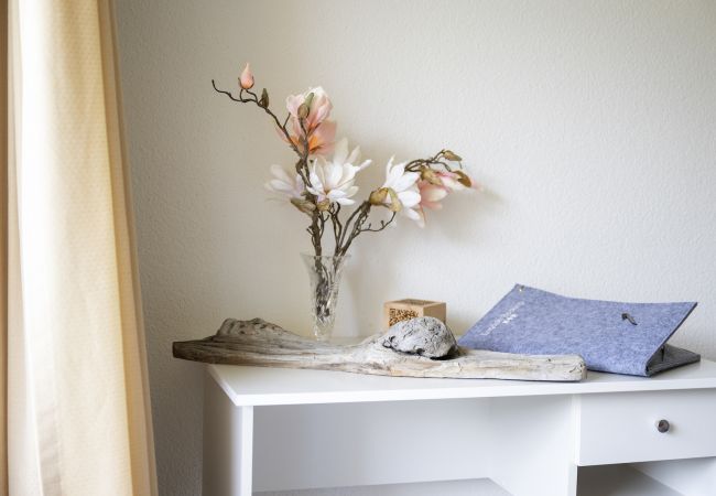 Ferienwohnung in Scuol - Brentschpark 28: Gemütliche 2.5-Zimmerwohung im ruhig im ruhig gelegenem Brentschpark Ferienwohnung in Scuol - Brentschpark 28: Gemütliche 2.5-Zimmerwohung im ruhig im ruhig gelegenem Brentschpark