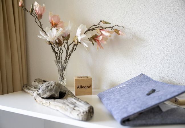 Ferienwohnung in Scuol - Brentschpark 28: Gemütliche 2.5-Zimmerwohung im ruhig im ruhig gelegenem Brentschpark Ferienwohnung in Scuol - Brentschpark 28: Gemütliche 2.5-Zimmerwohung im ruhig im ruhig gelegenem Brentschpark