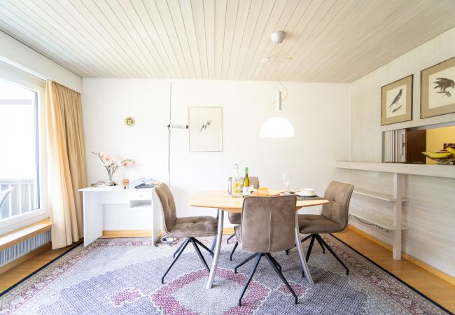 Ferienwohnung in Scuol - Brentschpark 28: Gemütliche 2.5-Zimmerwohung im ruhig im ruhig gelegenem Brentschpark Ferienwohnung in Scuol - Brentschpark 28: Gemütliche 2.5-Zimmerwohung im ruhig im ruhig gelegenem Brentschpark