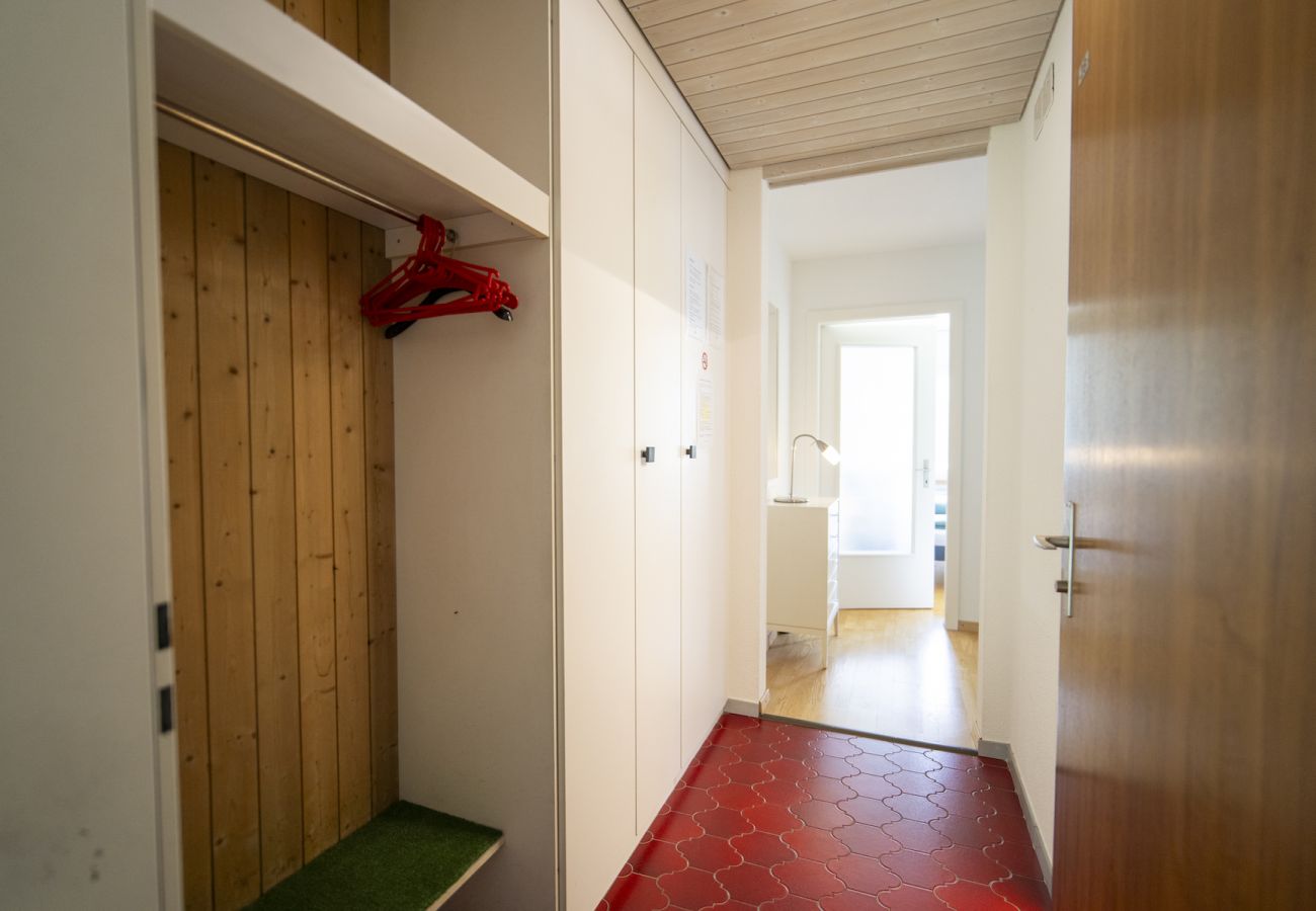 Ferienwohnung in Scuol - BRENTSCHPARK 28: GEMÜTLICHE 2.5-ZIMMERWOHNUNG IM RUHIG GELEGENEN BRENTSCHPARK