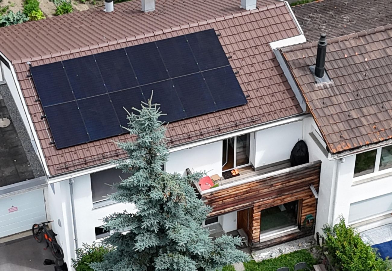 Ferienwohnung in Scuol - Chasa Avant Muglins: Gartenwohnung mit Ausblick