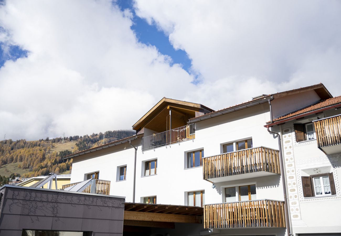 Ferienwohnung in Scuol - Chasa Bagnera 174: moderne 3 1/2 -Zimmer Dachwohnung gleich beim Engadin Bad Scuol