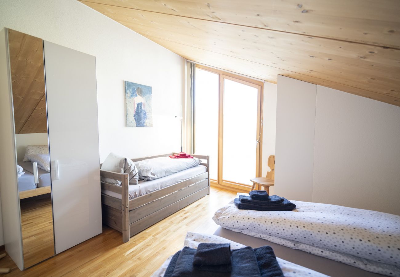 Ferienwohnung in Scuol - Chasa Bagnera 174: moderne 3 1/2 -Zimmer Dachwohnung gleich beim Engadin Bad Scuol