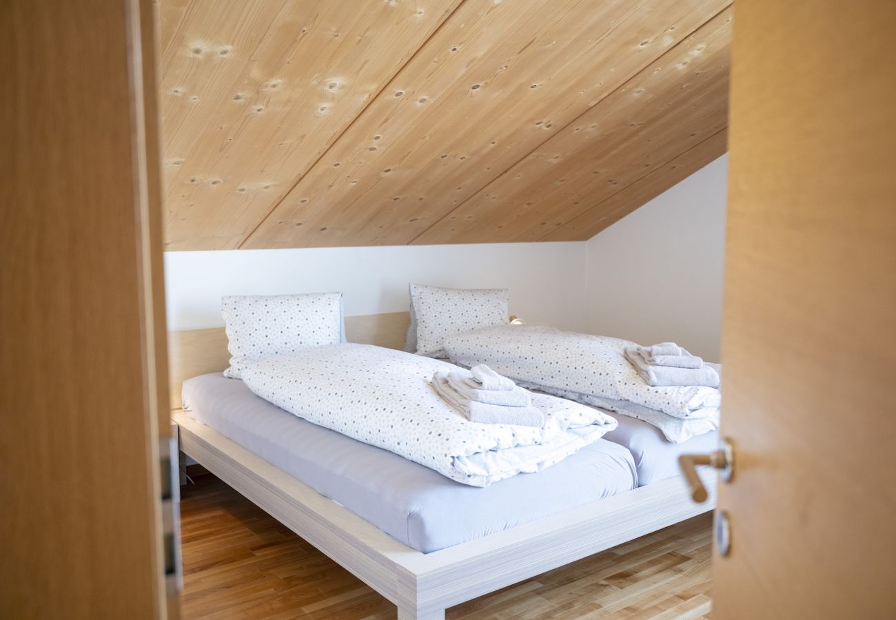 Ferienwohnung in Scuol - Chasa Bagnera 174: moderne 3 1/2 -Zimmer Dachwohnung gleich beim Engadin Bad Scuol