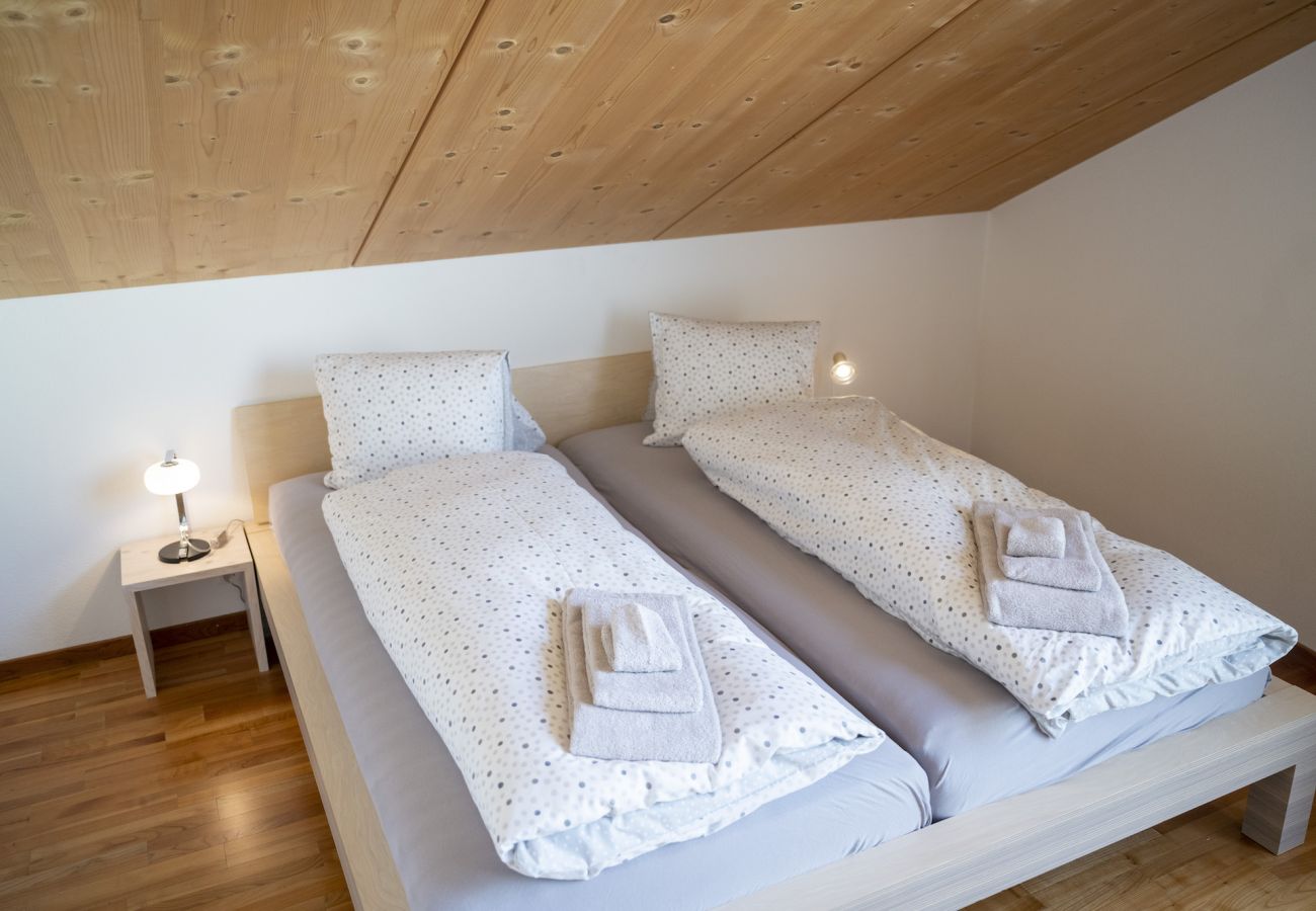 Ferienwohnung in Scuol - Chasa Bagnera 174: moderne 3 1/2 -Zimmer Dachwohnung gleich beim Engadin Bad Scuol