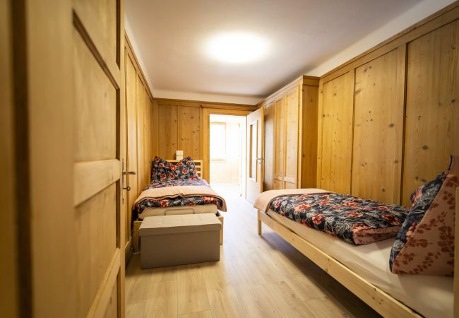 Ferienwohnung in Ramosch - Chasa Schilana 84: Liebevoll eingerichtete 3.5-Zimmerwohnung im Herzen von Ramosch Ferienwohnung in Ramosch - Chasa Schilana 84: Liebevoll eingerichtete 3.5-Zimmerwohnung im Herzen von Ramosch