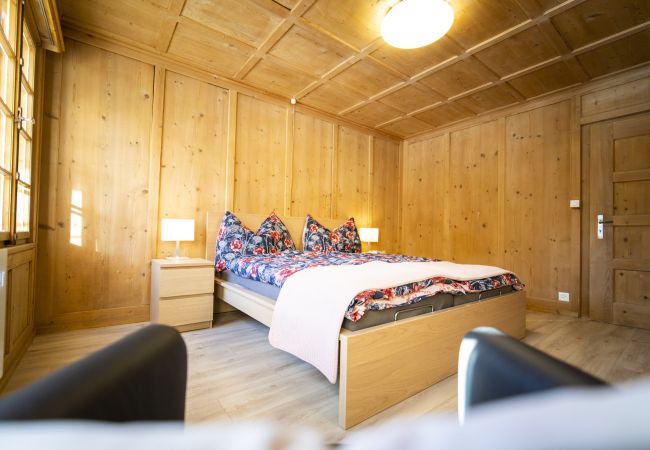 Ferienwohnung in Ramosch - Chasa Schilana 84: Liebevoll eingerichtete 3.5-Zimmerwohnung im Herzen von Ramosch Ferienwohnung in Ramosch - Chasa Schilana 84: Liebevoll eingerichtete 3.5-Zimmerwohnung im Herzen von Ramosch