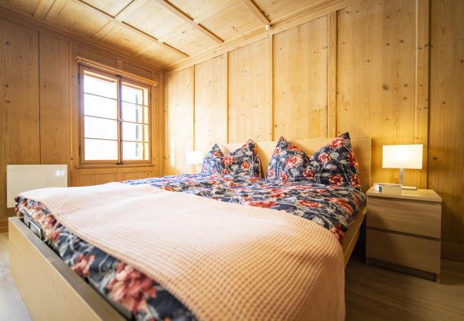 Ferienwohnung in Ramosch - Chasa Schilana 84: Liebevoll eingerichtete 3.5-Zimmerwohnung im Herzen von Ramosch Ferienwohnung in Ramosch - Chasa Schilana 84: Liebevoll eingerichtete 3.5-Zimmerwohnung im Herzen von Ramosch