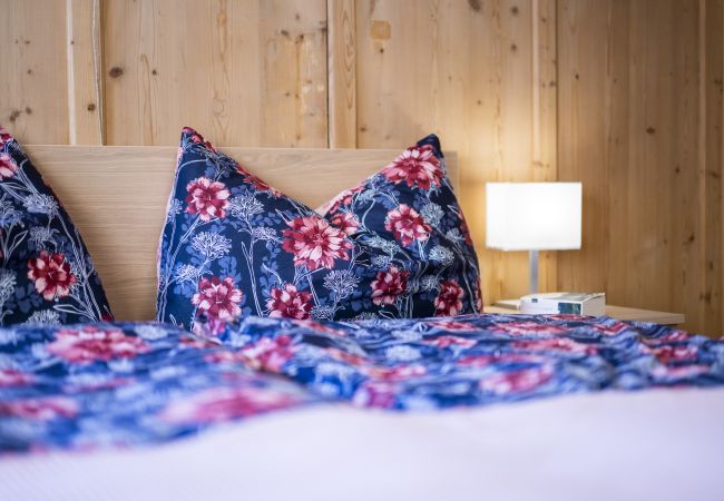 Ferienwohnung in Ramosch - Chasa Schilana 84: Liebevoll eingerichtete 3.5-Zimmerwohnung im Herzen von Ramosch Ferienwohnung in Ramosch - Chasa Schilana 84: Liebevoll eingerichtete 3.5-Zimmerwohnung im Herzen von Ramosch