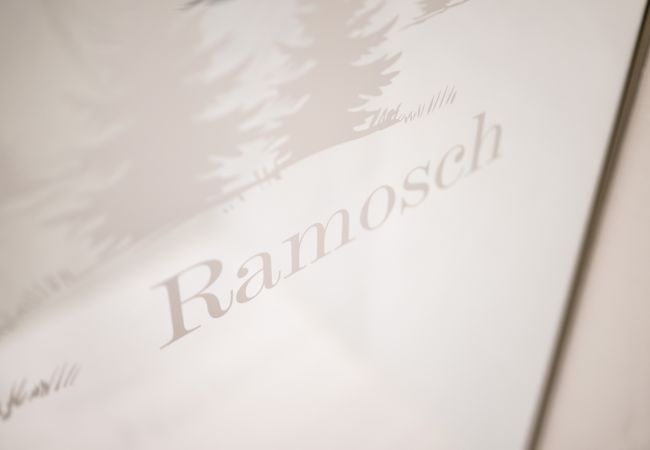 Ferienwohnung in Ramosch - Chasa Schilana 84: Liebevoll eingerichtete 3.5-Zimmerwohnung im Herzen von Ramosch Ferienwohnung in Ramosch - Chasa Schilana 84: Liebevoll eingerichtete 3.5-Zimmerwohnung im Herzen von Ramosch