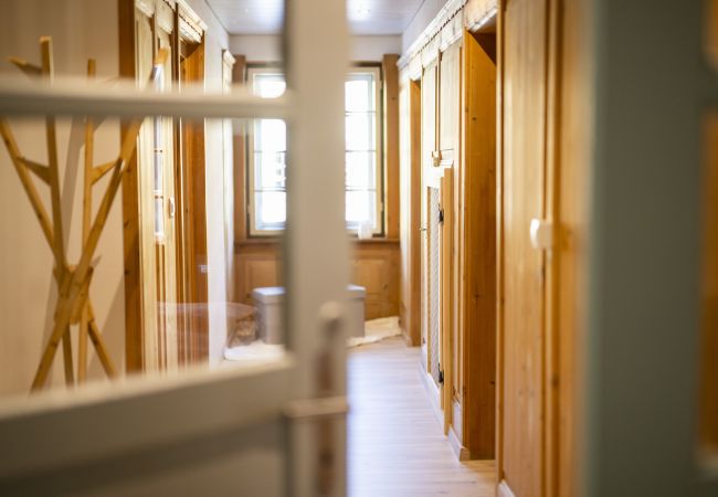 Ferienwohnung in Ramosch - Chasa Schilana 84: Liebevoll eingerichtete 3.5-Zimmerwohnung im Herzen von Ramosch Ferienwohnung in Ramosch - Chasa Schilana 84: Liebevoll eingerichtete 3.5-Zimmerwohnung im Herzen von Ramosch