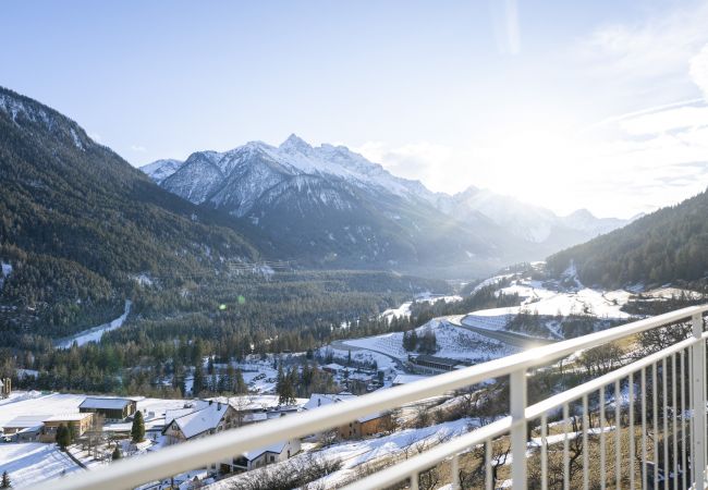 Ferienwohnung in Ramosch - Chasa Schilana 84: Liebevoll eingerichtete 3.5-Zimmerwohnung im Herzen von Ramosch Ferienwohnung in Ramosch - Chasa Schilana 84: Liebevoll eingerichtete 3.5-Zimmerwohnung im Herzen von Ramosch
