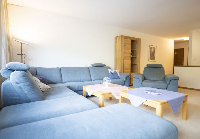 Ferienwohnung in Vulpera - Chasa Plavna - Willeke: Schöne und gemütliche 3.5-Zimmerwohung mit grossem Balkon in Vulpera Ferienwohnung in Vulpera - Chasa Plavna - Willeke: Schöne und gemütliche 3.5-Zimmerwohung mit grossem Balkon in Vulpera