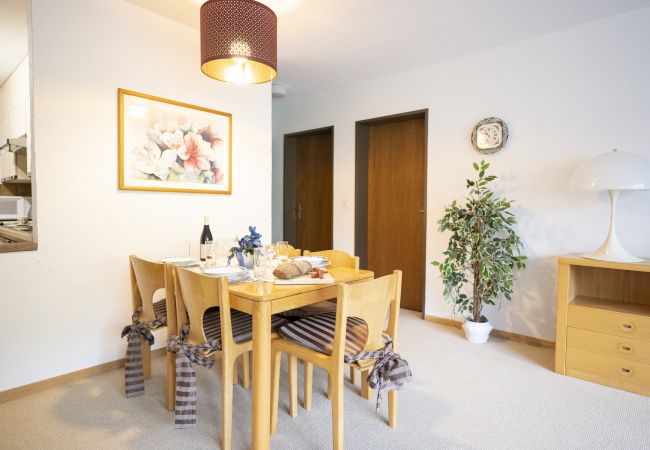 Ferienwohnung in Vulpera - Chasa Plavna - Willeke: Schöne und gemütliche 3.5-Zimmerwohung mit grossem Balkon in Vulpera Ferienwohnung in Vulpera - Chasa Plavna - Willeke: Schöne und gemütliche 3.5-Zimmerwohung mit grossem Balkon in Vulpera